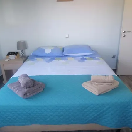 Casaeudokia * Apollona